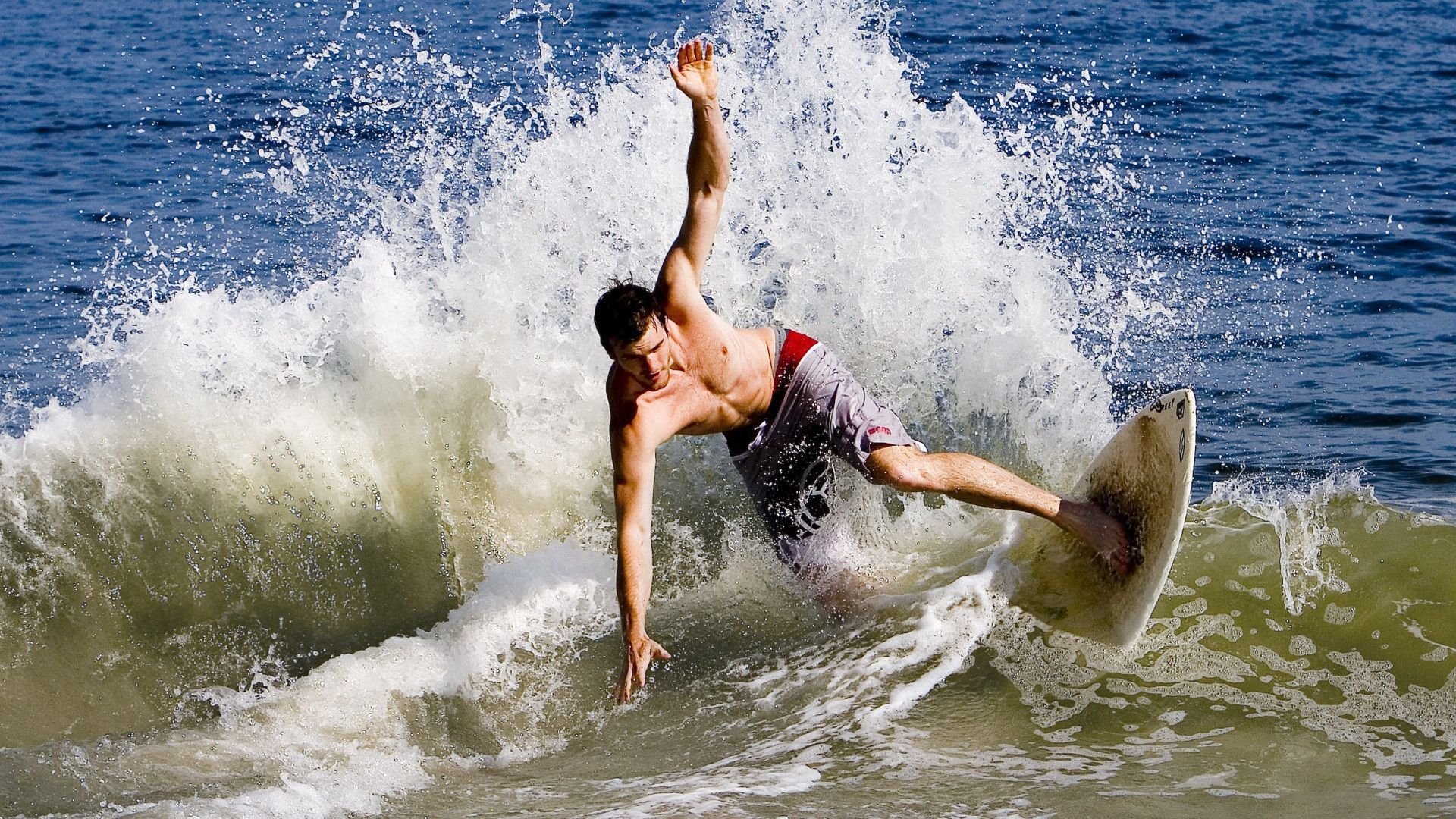 森林狼撕裂雄鹿防线，欧文生涯之夜照亮联盟