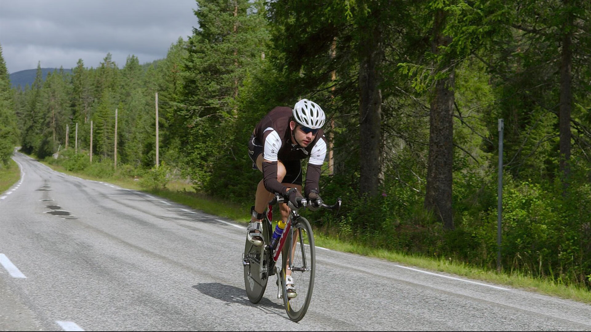 骑士对阵奇才，库里防守端锁死对手的战术密码
