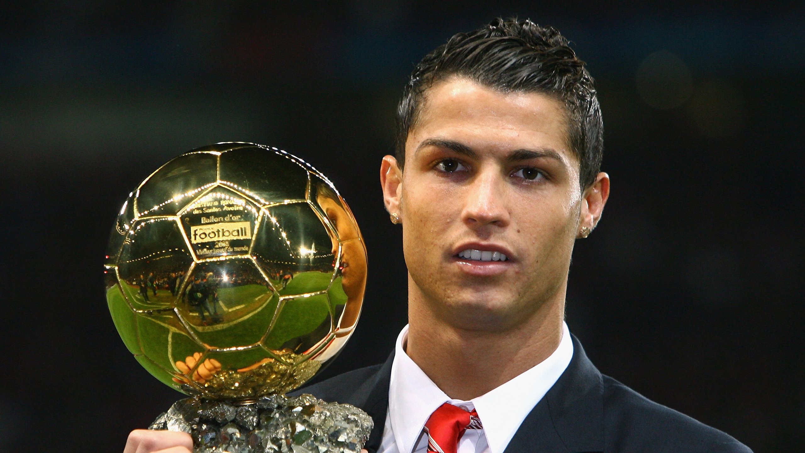 赛道与球场，当F1引擎在东契奇的纪录之夜轰鸣